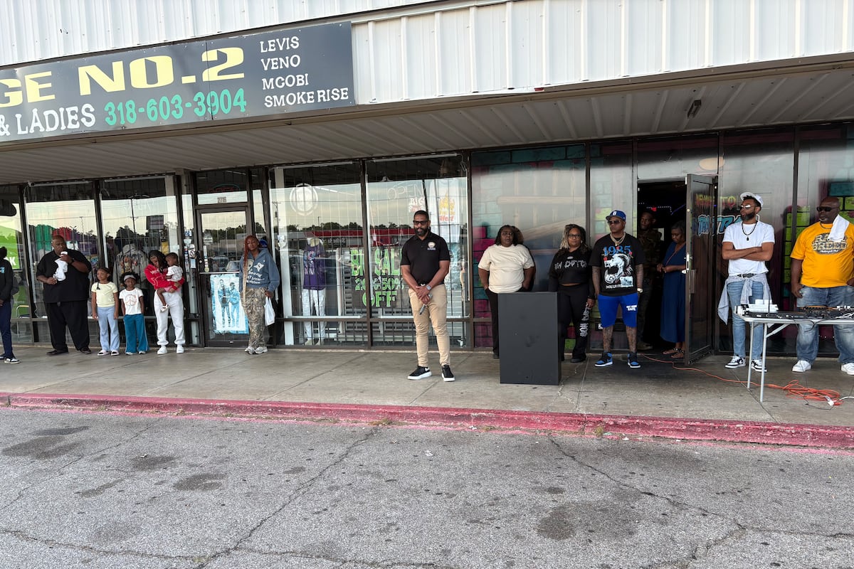 preloaded gallery image