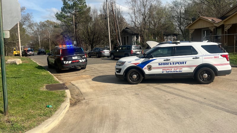 Man shot from passing car in Shreveport, police investigating